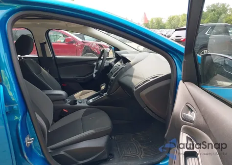 2014 Ford Focus Se z USA, uszkodzony, nr VIN 1FADP3K27EL459969